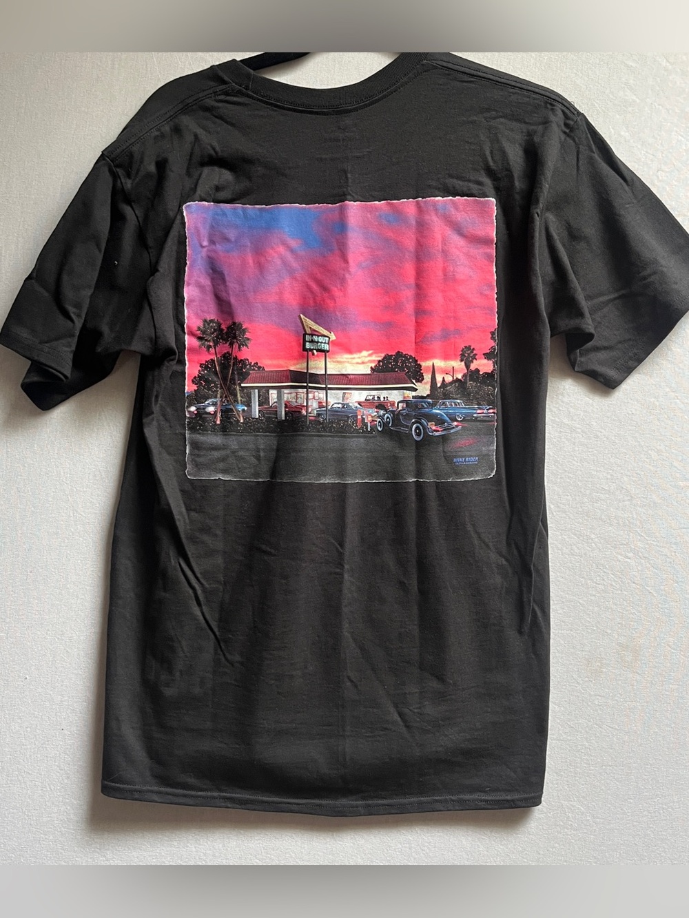 In-N-Out Burger Arizona Sunset Car Graphic T-Shirt M